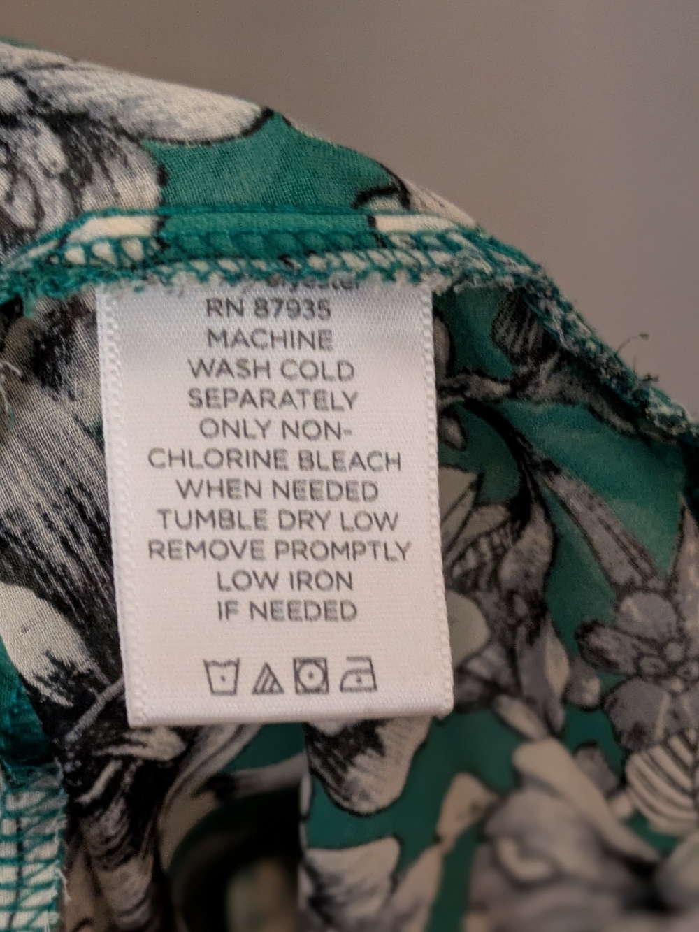 Susan Graver Teal and Cream Floral Scarf Blouse Sleeveless - Picture 8 of 9